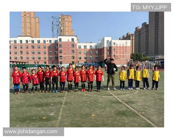 没有主队的足球明星如何在赛场上绽放光彩与魅力