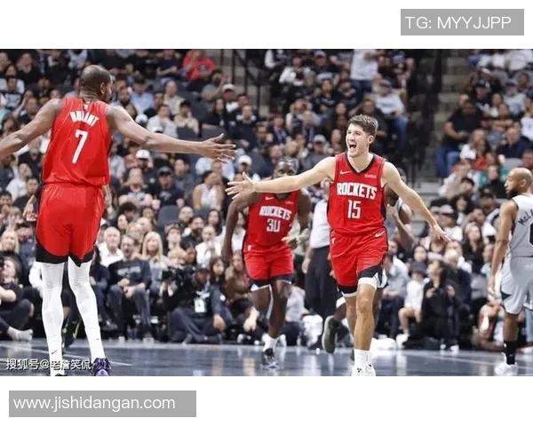 火箭队与马刺队精彩对决央视回放全程回顾与精彩瞬间分析